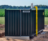 Bei Biogasanlagen, die nur Gülle und Mist einsetzen, kann dann ein Gasspeicher im Container zum Einsatz kommen.